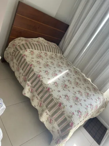 Cama casal com colchão