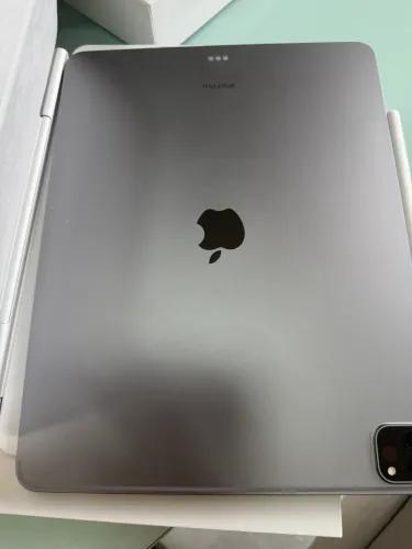 Ipad pro 12.9 m2 apple pencil 2 magic keyboard