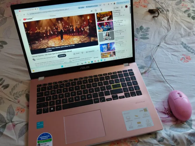 Nootbook Asus rosé