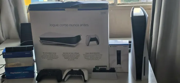 PlayStation 5 Slim 825GB + 2 Controles + Base Carregadora + ps4 câmera +caixa