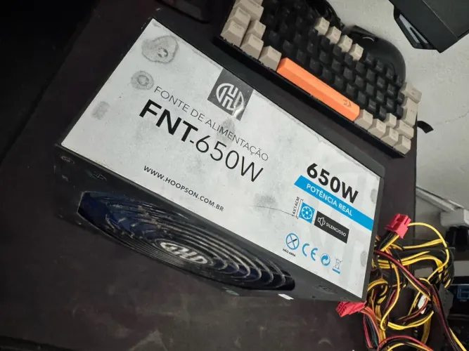 Fonte para PC Hoopson FNT-650W 650W - Cooler 140mm com LED Azul