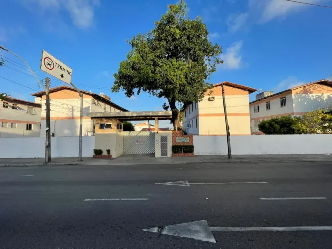Apartamento à venda no Serrinha em Fortaleza