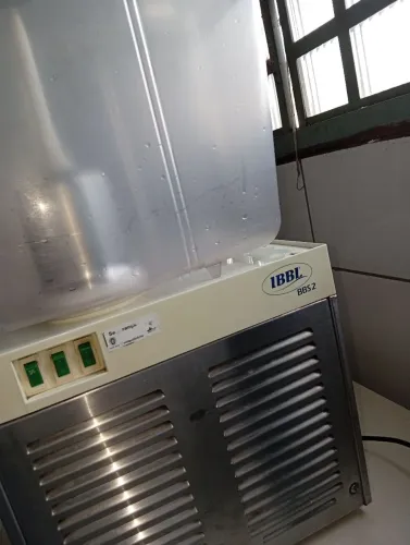 Refresqueira semi nova