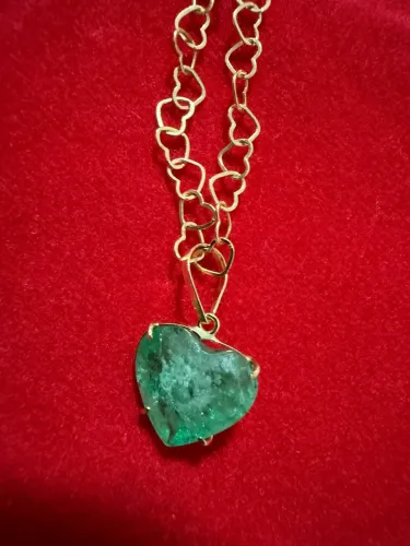 Lindo cordão ouro 18k pigente esmeralda