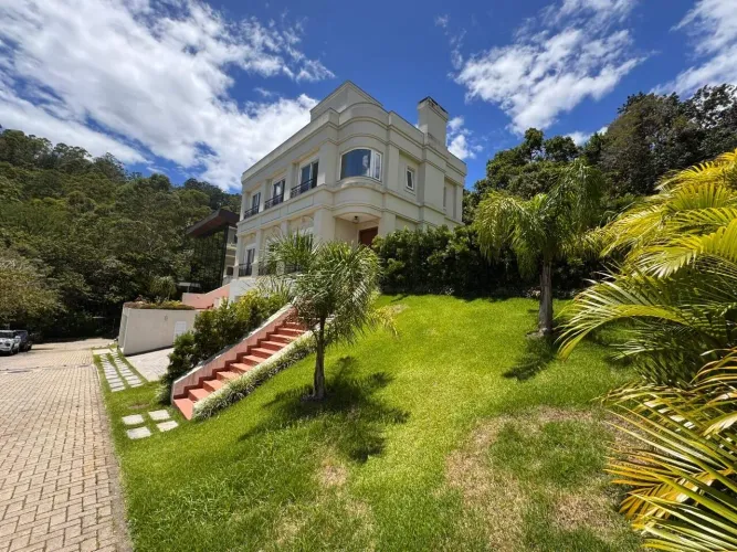 Casa em Condomínio à venda, 4 quartos, 4 suítes, 3 vagas, Cacupe - Florianópolis/SC