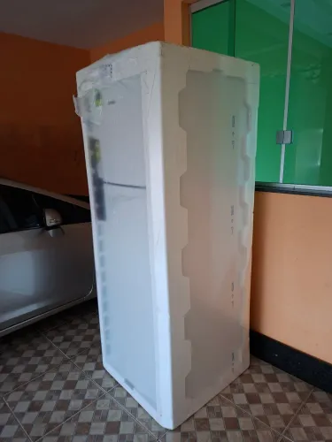 Vendo geladeira novinha 