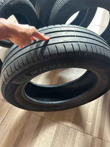 pneus michelin aro 15 185/60 semi novos 