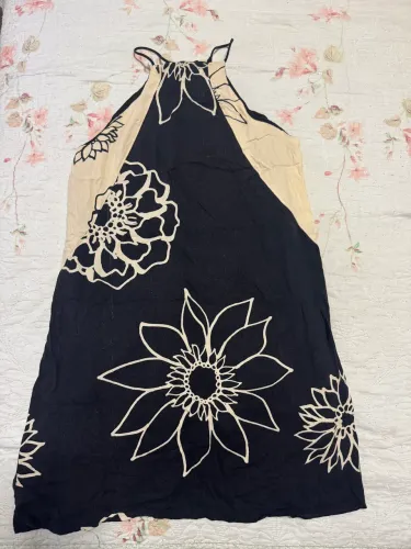 Vestido curto flores 