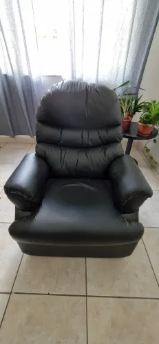 POLTRONA DO PAPAI RECLINÁVEL - COURINO PRETO, IMPECÁVEL!
