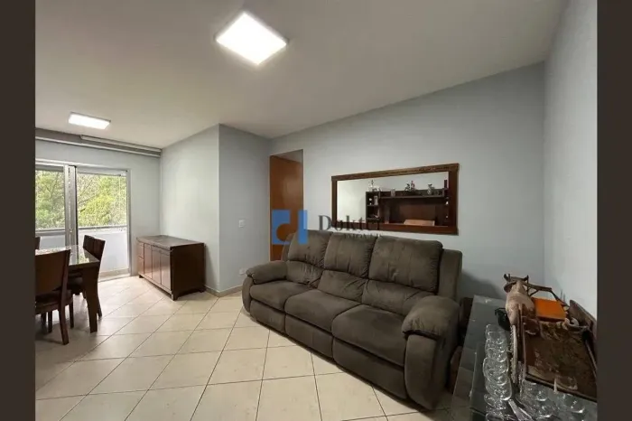 Apartamento Para Locação Mobiliado com 3 Dormitórios, Varanda e Vaga no Condomínio Petrôni