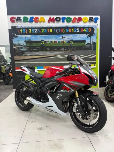 SUZUKI GSX R750