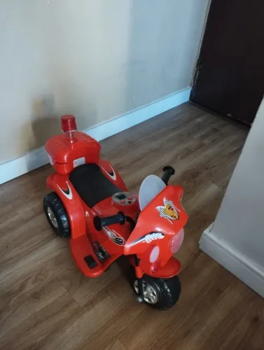 Moto elétrica infantil+  motoca