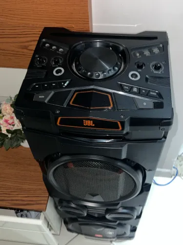 Caixa de som JBL 