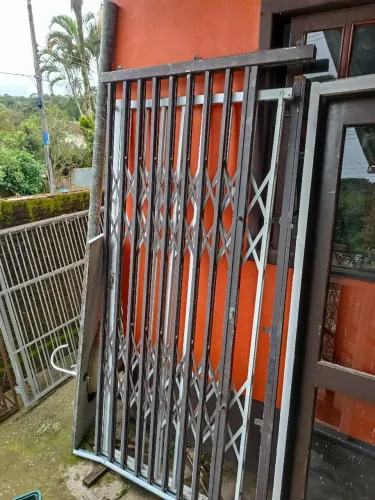 Pantográfica de porta 90cm x 2.15 VENDE-SE