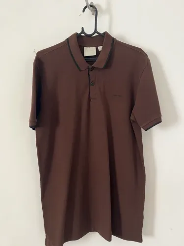Polo marrom 