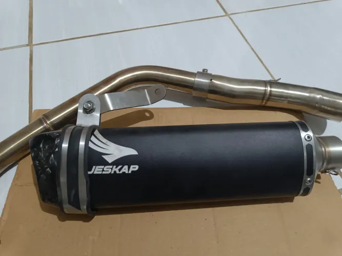 Escapamento esportivo Jeskap para twister 250
