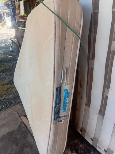 Vendo colchão de casal em bom estado 