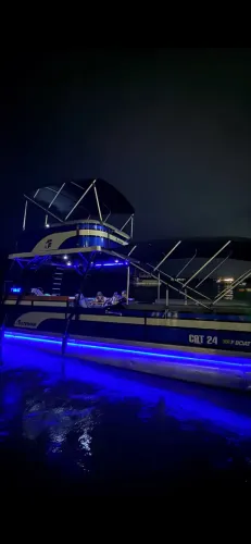 Pontoon modelo F Boat Duplo Deck (Catamarã Fluvimar 2023 ).