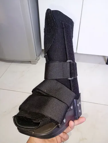 Bota ortopédica tamanho P