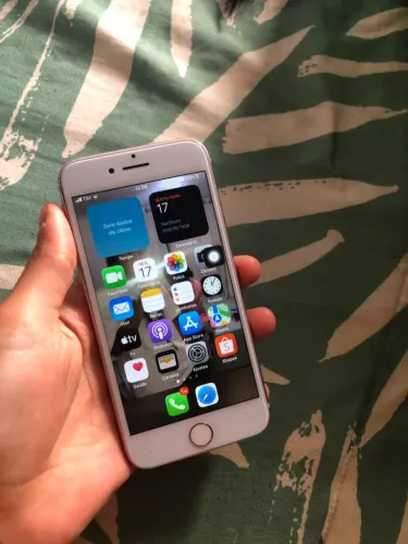 iPhone 8