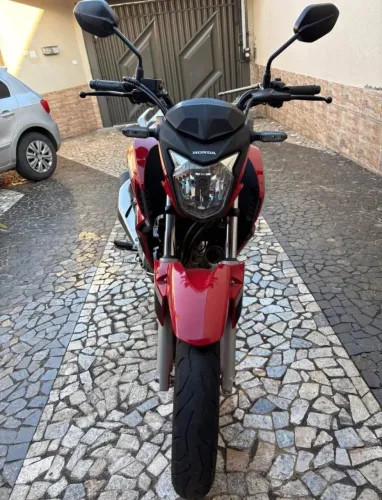 ? CB 250 2022 ? Moto impecável, pronta pra rodar!
