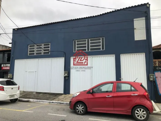 Loja para Locação em Cavaleiros, Macaé - 130m², 2 Banheiros
