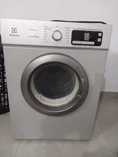Máquina de secar roupa Electrolux 11 kg.