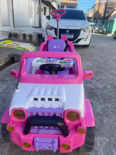 Carrinho de passeio infantil menina .
