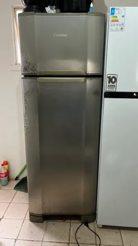 Geladeira Esmaltec