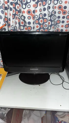 Vendo computador, está sem os fios