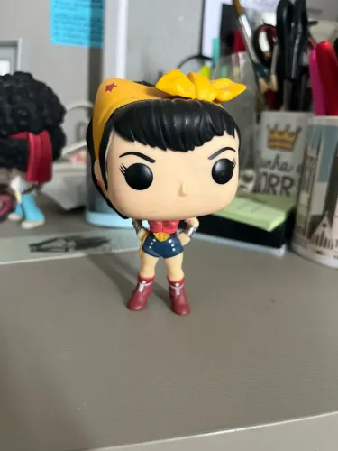 FUNKO POP WONDER WOMAN VINTAGE PIN UP GIRL ITEM DE COLECIONADOR