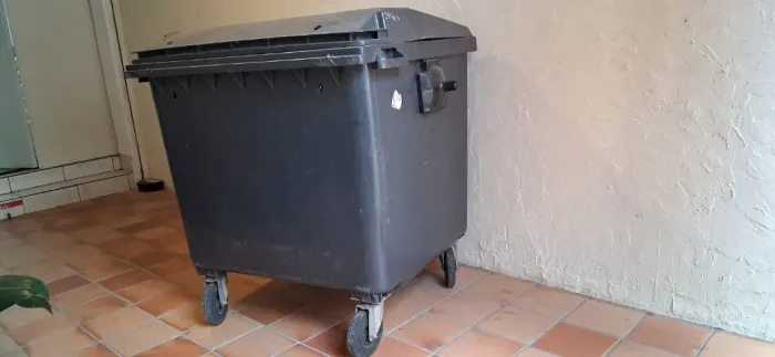 Lixeira Conteiner com rodinhas 1000 litros