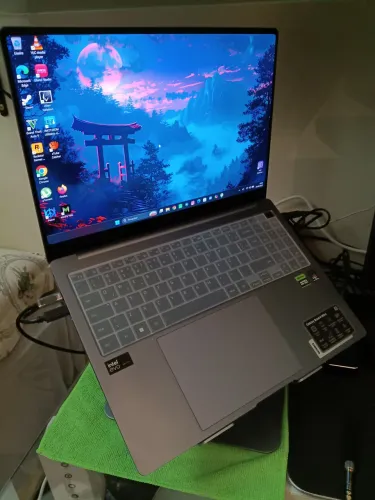 Samsung Galaxy book 4 ultra 9 4070