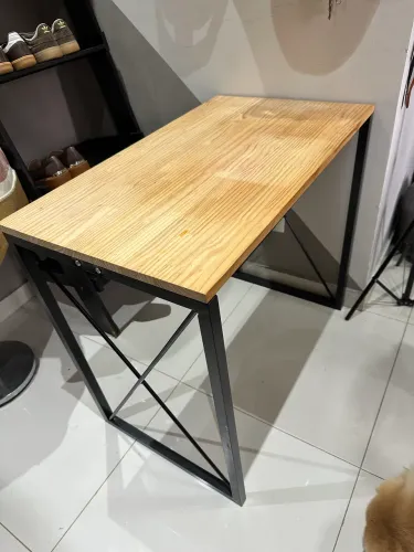 Mesa de escritório madeira e ferro resistente