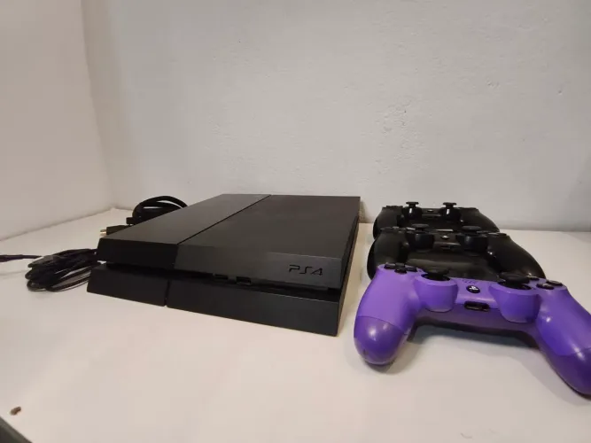 PS4 (Playstation 4) FAT SUPER CONSERVADO