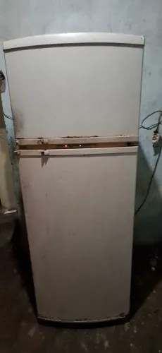 Vende-se geladeira