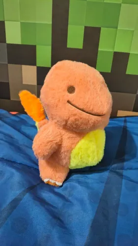 Pelúcia Pokémon Charmander