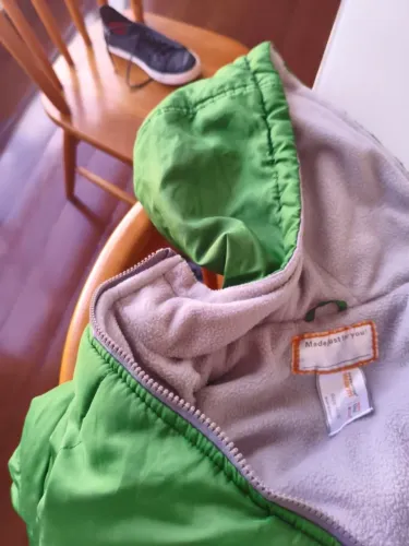Jaqueta Infantil Verde com Capuz e Forro de Fleece - Tamanho 10/12