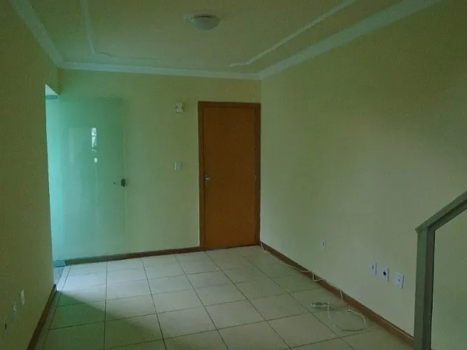 Apartamento 02 quartos, com sui¿½te, bairro Candeli¿½ria, para locai¿½i¿½o.