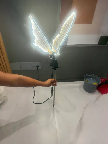 Borboleta LED 60cm com Movimento nas Asas - Decoração Premium
