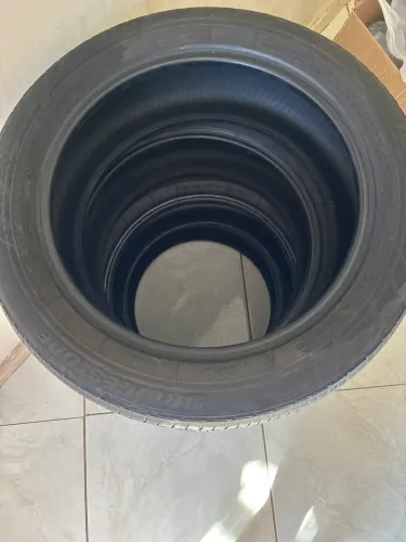 Pneus usados,em ótimas condições!