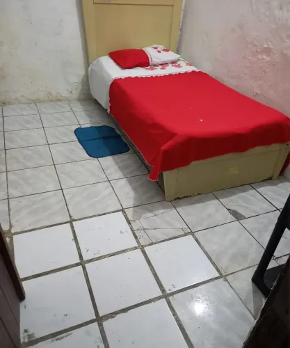 Aluga-se quartos e kitnets no Centro