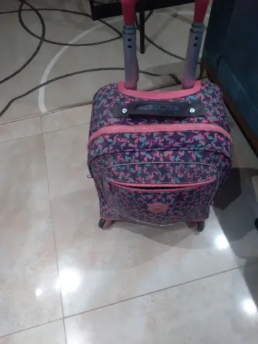 Vendo mala semi-nova pequena