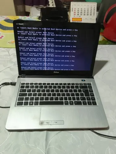 Notebook Philco para Retirada de Peças - Liga Sem Sistema