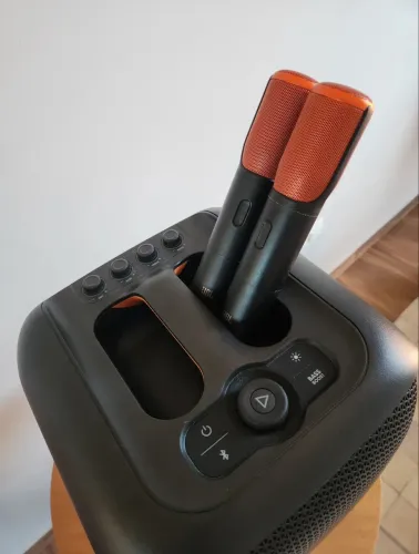 Caixa De Som Partybox Encore Com 2 Microfones Jbl Preta Preto