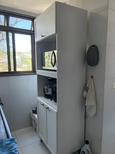 Paneleiro de cozinha branco