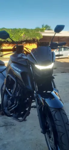 Moto fz25 em excelente estado