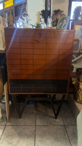 Móvel Bar Retrô / Secretaire Mid-Century com Porta Basculante