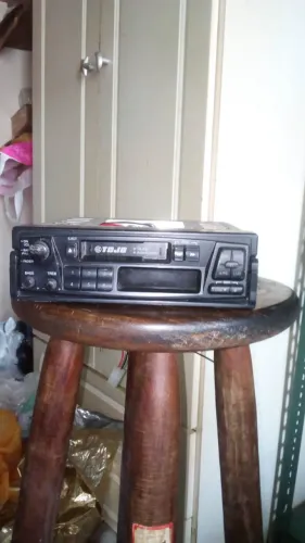 Auto radio e toca fitas da marca tojo modelo ta-705