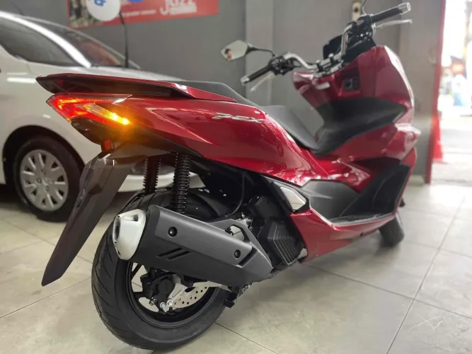 PCX 2025